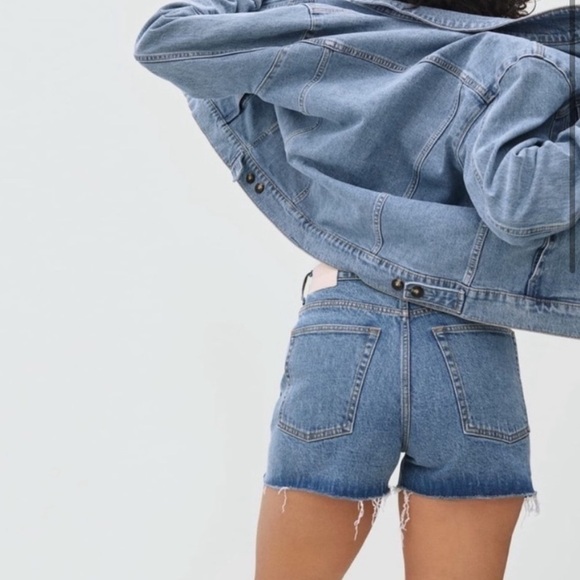 Everlane Medium Wash Size 32 The Way High Denim Cut Off Shorts - Picture 2 of 6